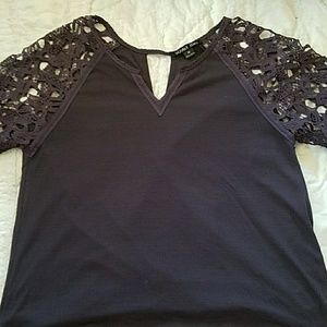 Double Zero Deep dressy flowey top with lace sleev
